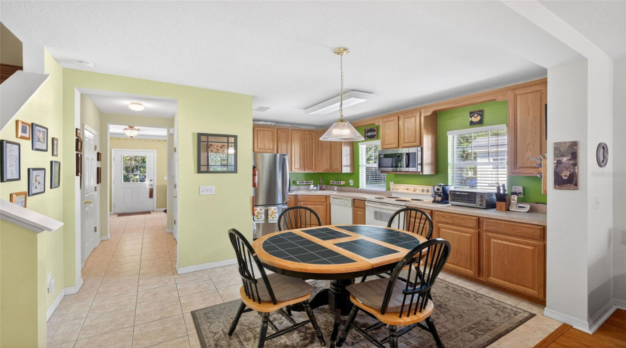 Eat-in Kitchen Space