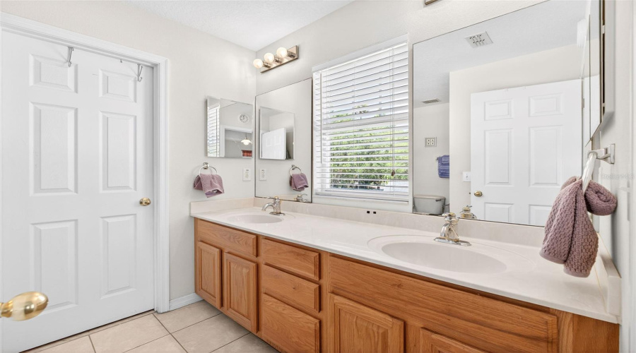 Primary En Suite Bathroom