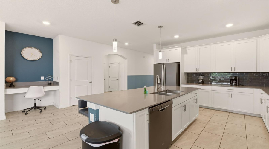 KISSIMMEE, Florida 34747, 6 Bedrooms Bedrooms, ,5 BathroomsBathrooms,Residential,For Sale,WHISTLING STRAITS,0,MFRS5148672