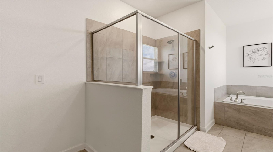 KISSIMMEE, Florida 34747, 6 Bedrooms Bedrooms, ,5 BathroomsBathrooms,Residential,For Sale,WHISTLING STRAITS,0,MFRS5148672