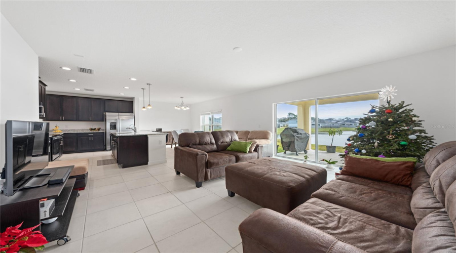 KISSIMMEE, Florida 34746, 5 Bedrooms Bedrooms, ,2 BathroomsBathrooms,Residential,For Sale,WOODMONT,0,MFRO6370421