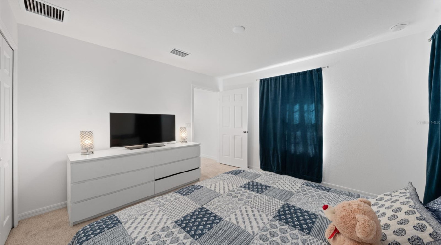 KISSIMMEE, Florida 34746, 5 Bedrooms Bedrooms, ,2 BathroomsBathrooms,Residential,For Sale,WOODMONT,0,MFRO6370421