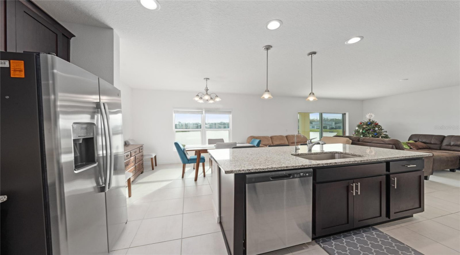 KISSIMMEE, Florida 34746, 5 Bedrooms Bedrooms, ,2 BathroomsBathrooms,Residential,For Sale,WOODMONT,0,MFRO6370421