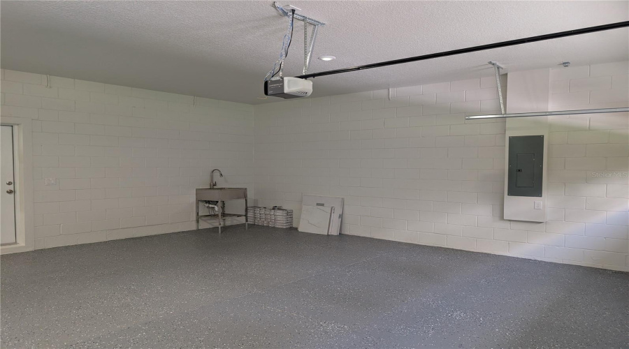 GARAGE WASHING STATION