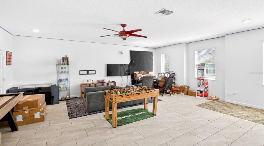 DAVENPORT, Florida 33896, 8 Bedrooms Bedrooms, ,5 BathroomsBathrooms,Residential,For Sale,SOMMERSET HILLS,0,MFRO6402019