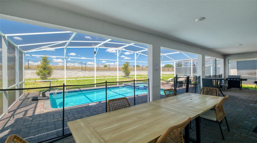 DAVENPORT, Florida 33896, 8 Bedrooms Bedrooms, ,5 BathroomsBathrooms,Residential,For Sale,SOMMERSET HILLS,0,MFRO6402019