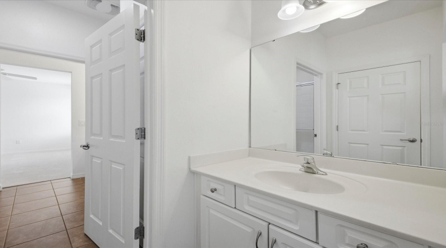 Jack-n-Jill Bathroom 3