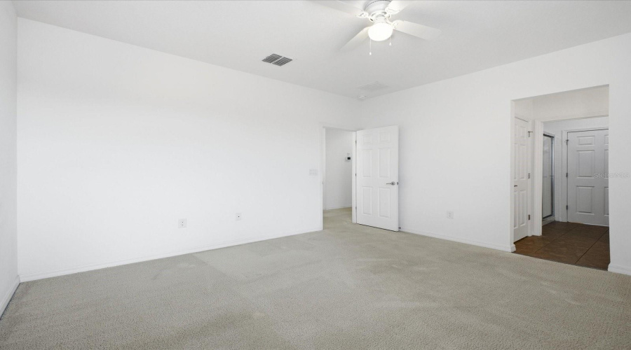 Bedroom 4 w/Jack-n-Jill bathroom