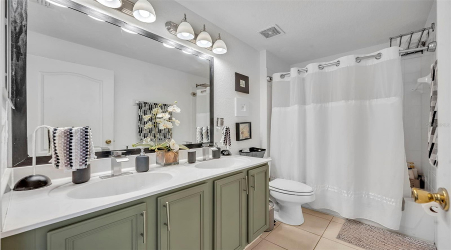 DAVENPORT, Florida 33897, 4 Bedrooms Bedrooms, ,2 BathroomsBathrooms,Residential,For Sale,HERRING,0,MFRO6402520