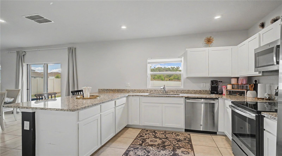 DAVENPORT, Florida 33837, 4 Bedrooms Bedrooms, ,2 BathroomsBathrooms,Residential,For Sale,FIDDLEWOOD,0,MFRO6402615