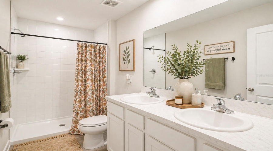 DAVENPORT, Florida 33837, 4 Bedrooms Bedrooms, ,2 BathroomsBathrooms,Residential,For Sale,FIDDLEWOOD,0,MFRO6402615