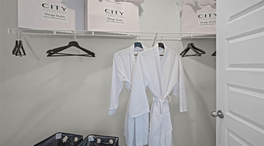 DAVENPORT, Florida 33837, 4 Bedrooms Bedrooms, ,2 BathroomsBathrooms,Residential,For Sale,SNOWFALL,0,MFRO6403057