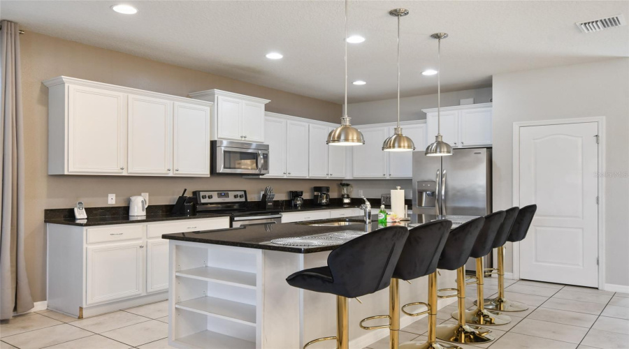 KISSIMMEE, Florida 34747, 8 Bedrooms Bedrooms, ,6 BathroomsBathrooms,Residential,For Sale,RHODES,0,MFRO6399447