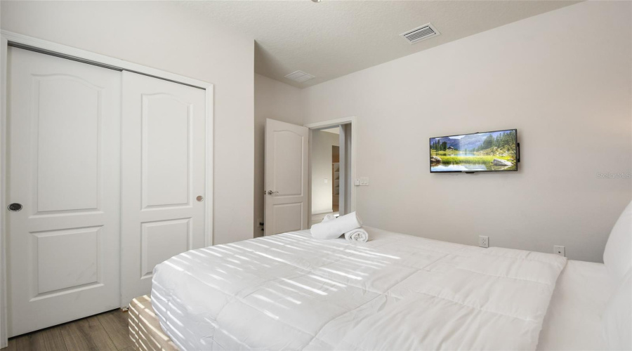 KISSIMMEE, Florida 34747, 8 Bedrooms Bedrooms, ,6 BathroomsBathrooms,Residential,For Sale,RHODES,0,MFRO6399447