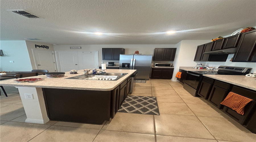 DAVENPORT, Florida 33837, 3 Bedrooms Bedrooms, ,2 BathroomsBathrooms,Residential,For Sale,BERRY,0,MFRS5136280