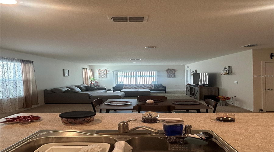 DAVENPORT, Florida 33837, 3 Bedrooms Bedrooms, ,2 BathroomsBathrooms,Residential,For Sale,BERRY,0,MFRS5136280