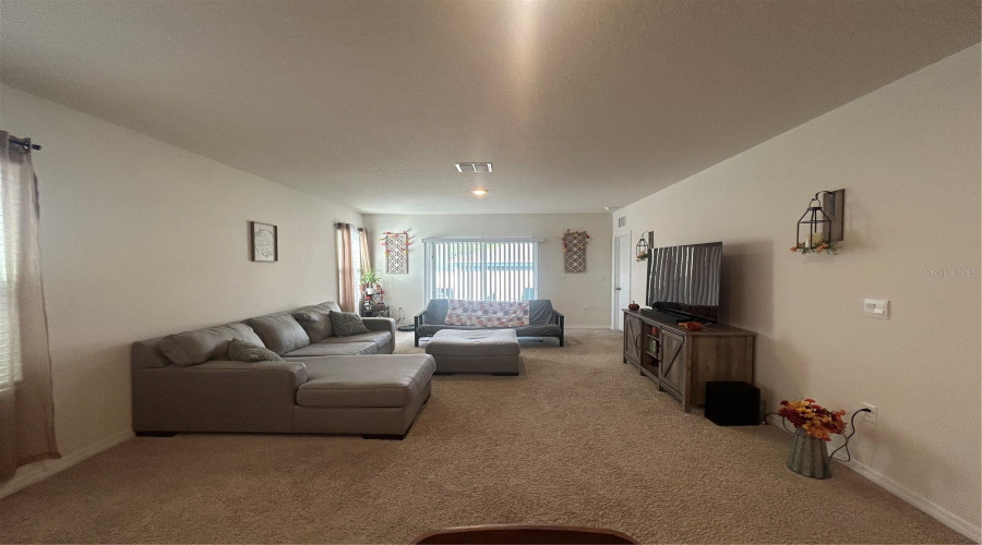 DAVENPORT, Florida 33837, 3 Bedrooms Bedrooms, ,2 BathroomsBathrooms,Residential,For Sale,BERRY,0,MFRS5136280