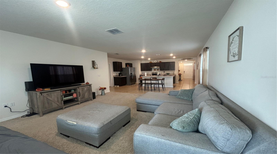 DAVENPORT, Florida 33837, 3 Bedrooms Bedrooms, ,2 BathroomsBathrooms,Residential,For Sale,BERRY,0,MFRS5136280