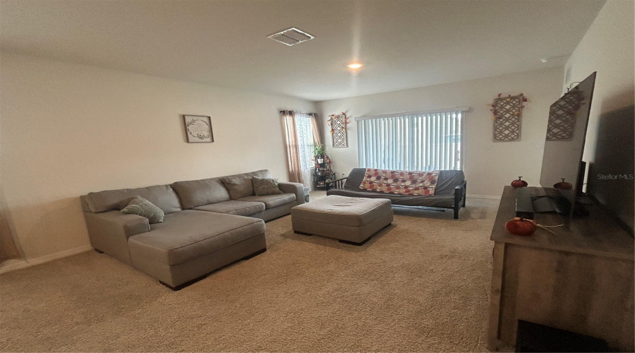 DAVENPORT, Florida 33837, 3 Bedrooms Bedrooms, ,2 BathroomsBathrooms,Residential,For Sale,BERRY,0,MFRS5136280