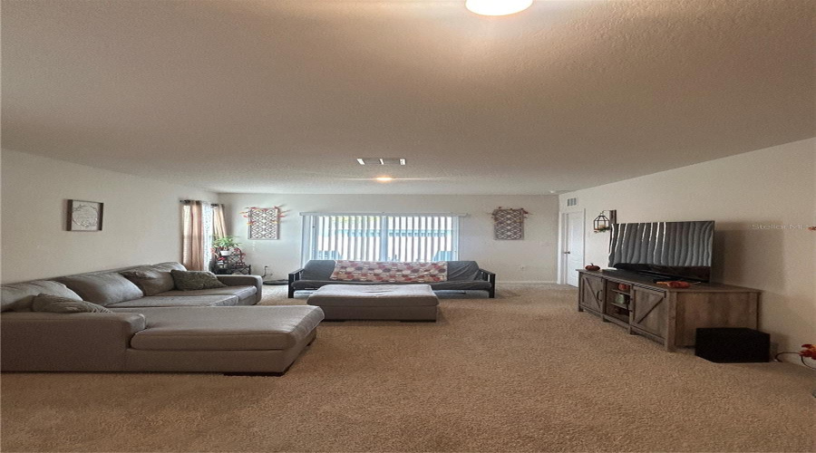 DAVENPORT, Florida 33837, 3 Bedrooms Bedrooms, ,2 BathroomsBathrooms,Residential,For Sale,BERRY,0,MFRS5136280