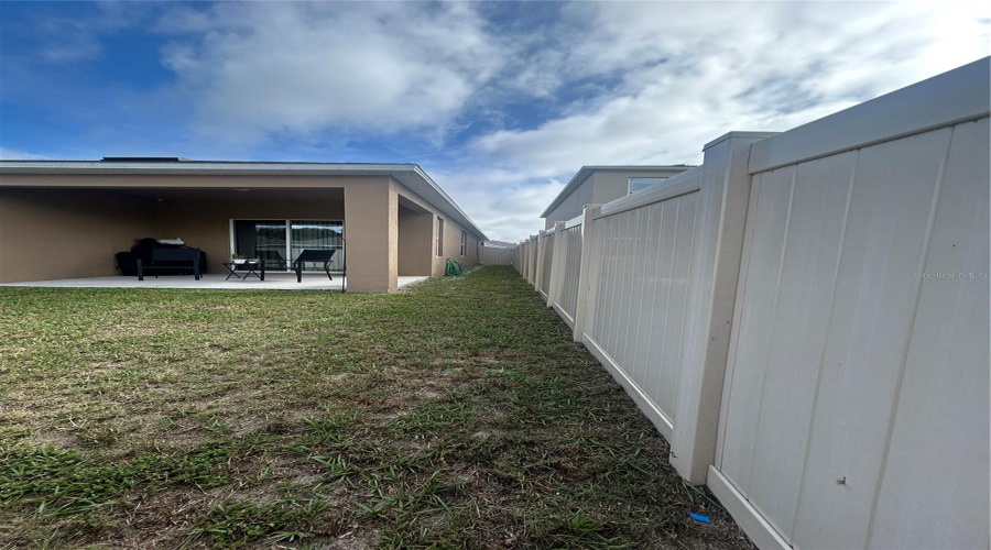 DAVENPORT, Florida 33837, 3 Bedrooms Bedrooms, ,2 BathroomsBathrooms,Residential,For Sale,BERRY,0,MFRS5136280