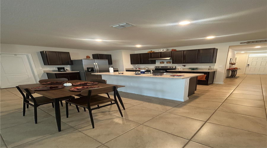 DAVENPORT, Florida 33837, 3 Bedrooms Bedrooms, ,2 BathroomsBathrooms,Residential,For Sale,BERRY,0,MFRS5136280