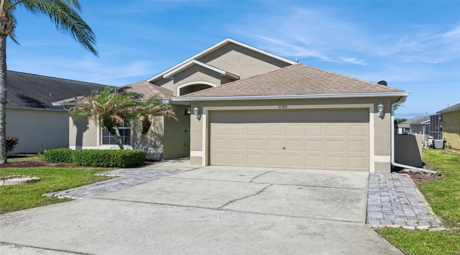 DAVENPORT, Florida 33837, 4 Bedrooms Bedrooms, ,3 BathroomsBathrooms,Residential,For Sale,TIVOLI,0,MFRO6401550