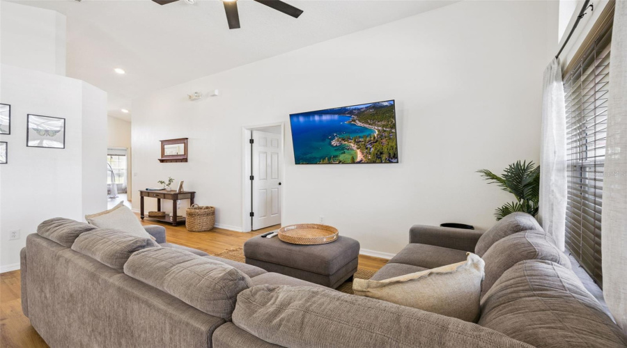 DAVENPORT, Florida 33837, 4 Bedrooms Bedrooms, ,3 BathroomsBathrooms,Residential,For Sale,TIVOLI,0,MFRO6401550