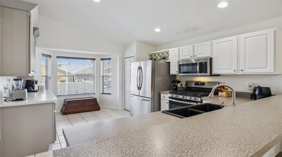 DAVENPORT, Florida 33837, 4 Bedrooms Bedrooms, ,3 BathroomsBathrooms,Residential,For Sale,TIVOLI,0,MFRO6401550