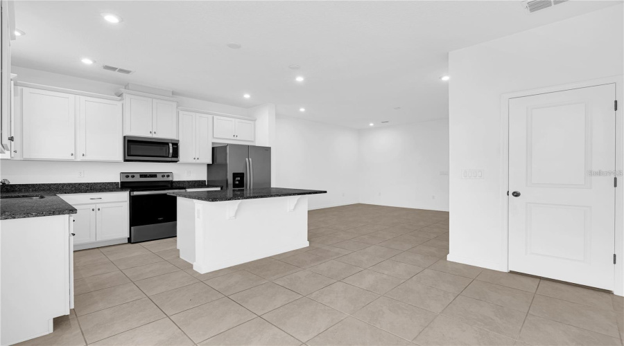 KISSIMMEE, Florida 34747, 3 Bedrooms Bedrooms, ,2 BathroomsBathrooms,Residential,For Sale,LAKESHORE BREEZE,0,MFRO6402729