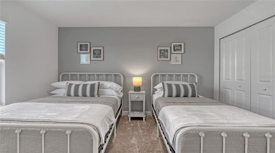 DAVENPORT, Florida 33896, 4 Bedrooms Bedrooms, ,3 BathroomsBathrooms,Residential,For Sale,KINGSBARN,0,MFRTB8502672