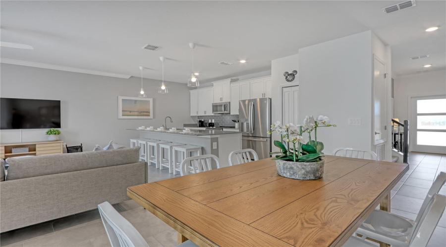 DAVENPORT, Florida 33896, 4 Bedrooms Bedrooms, ,3 BathroomsBathrooms,Residential,For Sale,KINGSBARN,0,MFRTB8502672