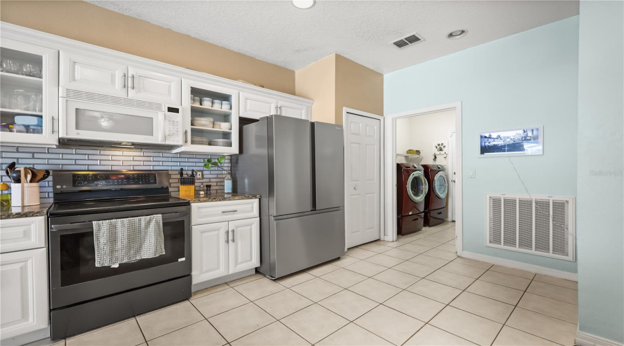 DAVENPORT, Florida 33897, 3 Bedrooms Bedrooms, ,2 BathroomsBathrooms,Residential,For Sale,HIGHER COMBE,0,MFRG5111654