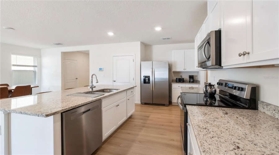 DAVENPORT, Florida 33837, 5 Bedrooms Bedrooms, ,3 BathroomsBathrooms,Residential,For Sale,ANGEL FALLS,0,MFRO6403243