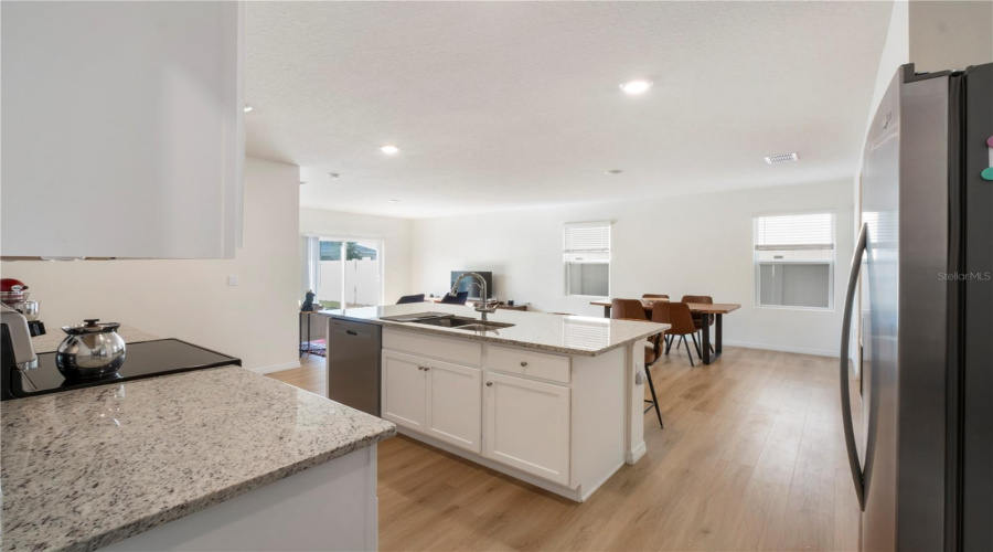 DAVENPORT, Florida 33837, 5 Bedrooms Bedrooms, ,3 BathroomsBathrooms,Residential,For Sale,ANGEL FALLS,0,MFRO6403243