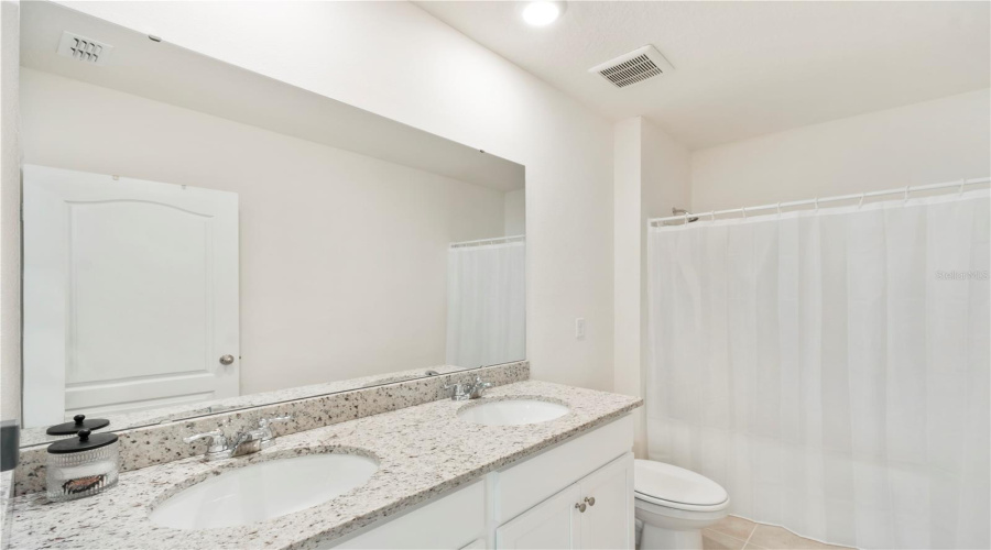 DAVENPORT, Florida 33837, 5 Bedrooms Bedrooms, ,3 BathroomsBathrooms,Residential,For Sale,ANGEL FALLS,0,MFRO6403243