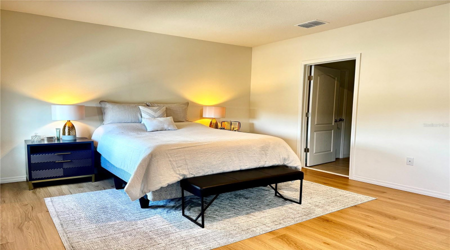 DAVENPORT, Florida 33837, 5 Bedrooms Bedrooms, ,3 BathroomsBathrooms,Residential,For Sale,ANGEL FALLS,0,MFRO6403243