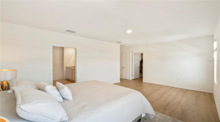 DAVENPORT, Florida 33837, 5 Bedrooms Bedrooms, ,3 BathroomsBathrooms,Residential,For Sale,ANGEL FALLS,0,MFRO6403243