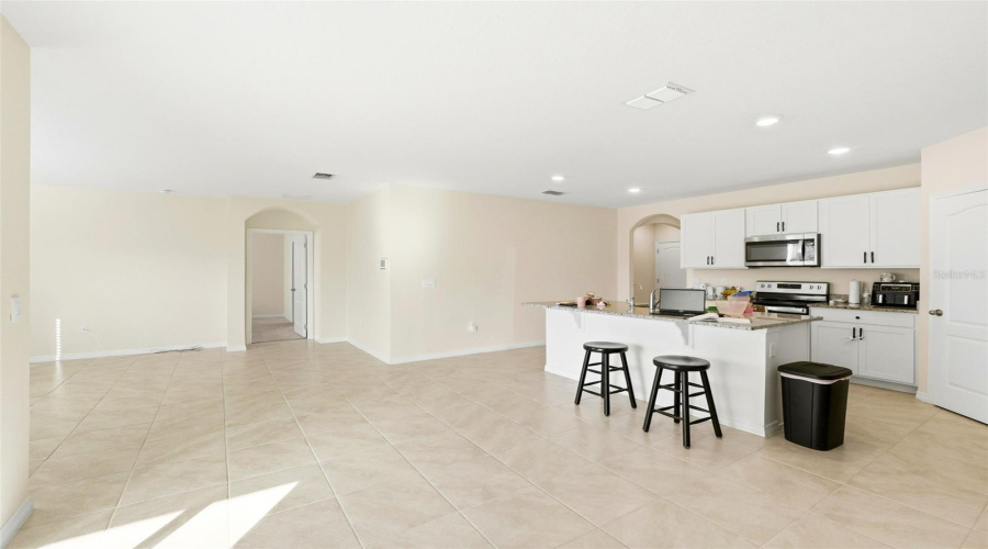 DAVENPORT, Florida 33837, 4 Bedrooms Bedrooms, ,2 BathroomsBathrooms,Residential,For Sale,SUGARWOOD,0,MFRS5140298