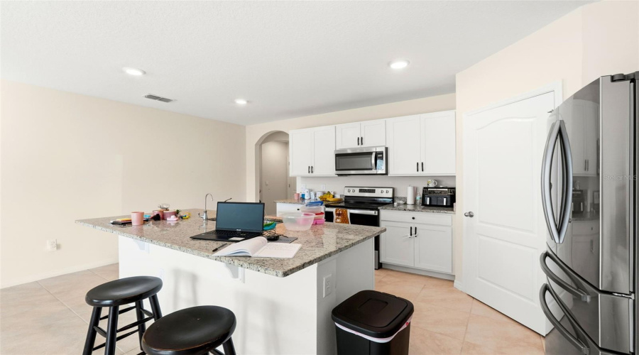 DAVENPORT, Florida 33837, 4 Bedrooms Bedrooms, ,2 BathroomsBathrooms,Residential,For Sale,SUGARWOOD,0,MFRS5140298