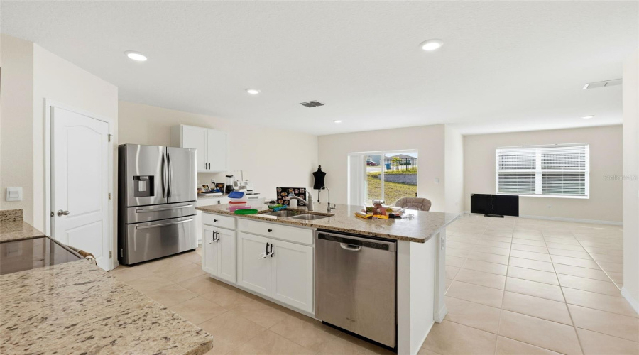 DAVENPORT, Florida 33837, 4 Bedrooms Bedrooms, ,2 BathroomsBathrooms,Residential,For Sale,SUGARWOOD,0,MFRS5140298