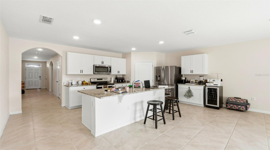 DAVENPORT, Florida 33837, 4 Bedrooms Bedrooms, ,2 BathroomsBathrooms,Residential,For Sale,SUGARWOOD,0,MFRS5140298