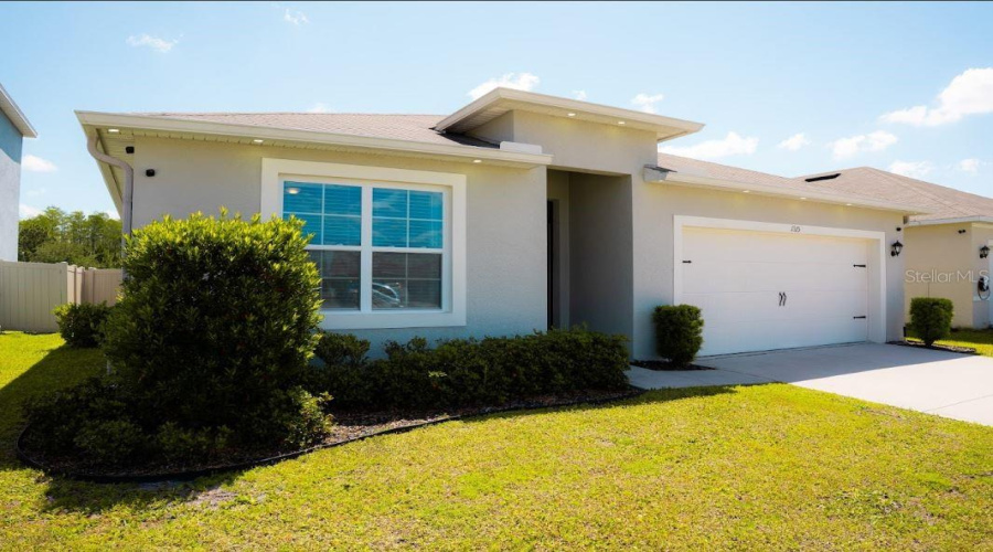 DAVENPORT, Florida 33897, 4 Bedrooms Bedrooms, ,2 BathroomsBathrooms,Residential,For Sale,FOX SQUIRREL,0,MFRS5148920