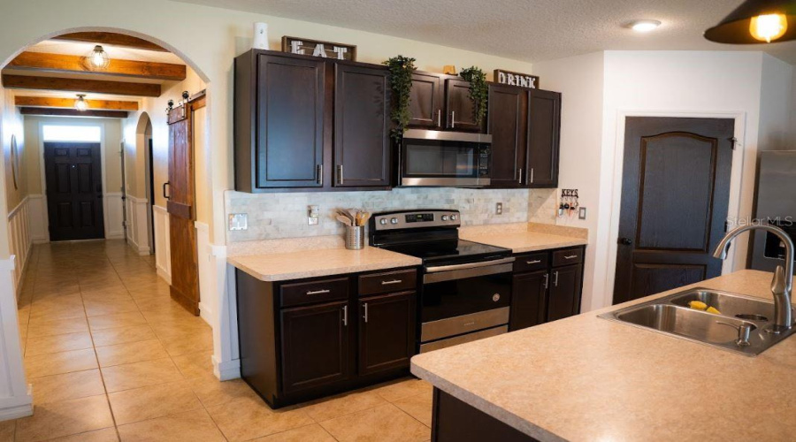 DAVENPORT, Florida 33897, 4 Bedrooms Bedrooms, ,2 BathroomsBathrooms,Residential,For Sale,FOX SQUIRREL,0,MFRS5148920