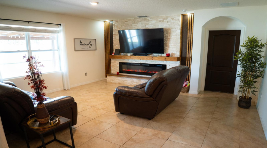 DAVENPORT, Florida 33897, 4 Bedrooms Bedrooms, ,2 BathroomsBathrooms,Residential,For Sale,FOX SQUIRREL,0,MFRS5148920