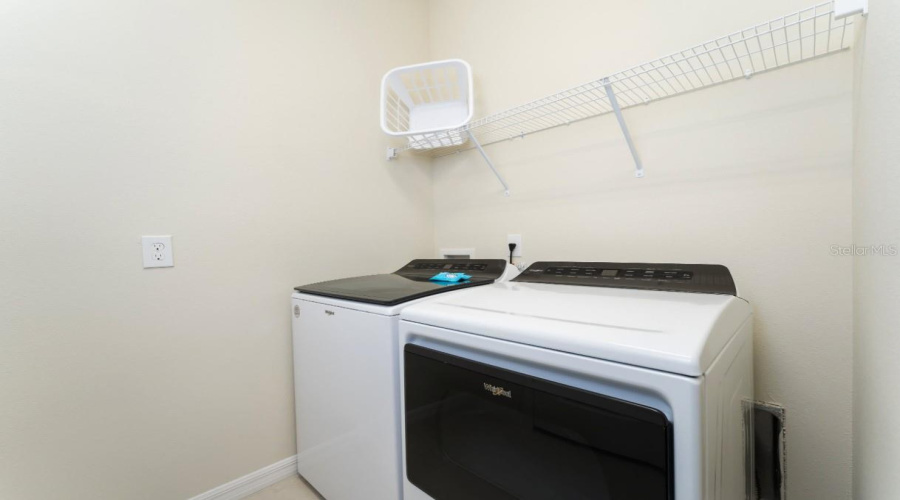DAVENPORT, Florida 33897, 8 Bedrooms Bedrooms, ,6 BathroomsBathrooms,Residential,For Sale,LANA,0,MFRO6403526