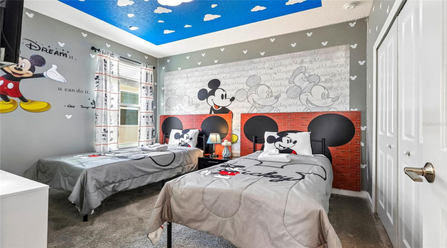 KISSIMMEE, Florida 34746, 7 Bedrooms Bedrooms, ,5 BathroomsBathrooms,Residential,For Sale,BOOKMARK,0,MFRO6402384