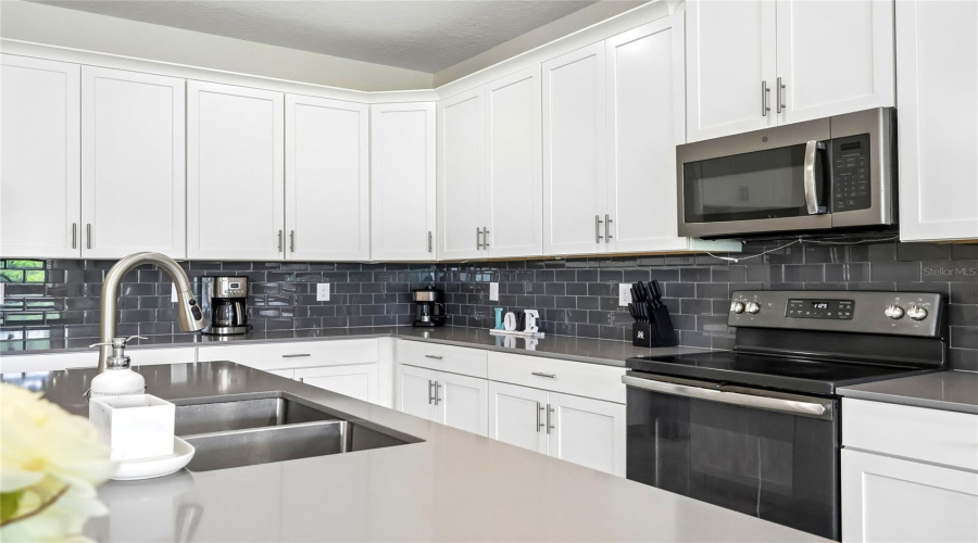 KISSIMMEE, Florida 34746, 7 Bedrooms Bedrooms, ,5 BathroomsBathrooms,Residential,For Sale,BOOKMARK,0,MFRO6402384