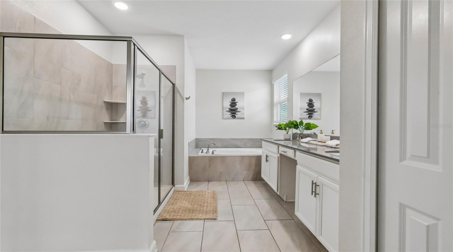 KISSIMMEE, Florida 34746, 7 Bedrooms Bedrooms, ,5 BathroomsBathrooms,Residential,For Sale,BOOKMARK,0,MFRO6402384