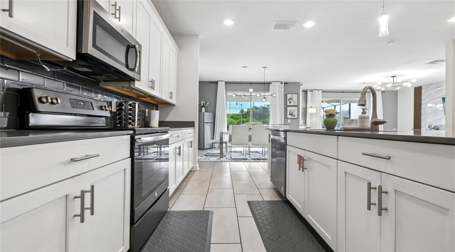 KISSIMMEE, Florida 34746, 7 Bedrooms Bedrooms, ,5 BathroomsBathrooms,Residential,For Sale,BOOKMARK,0,MFRO6402384